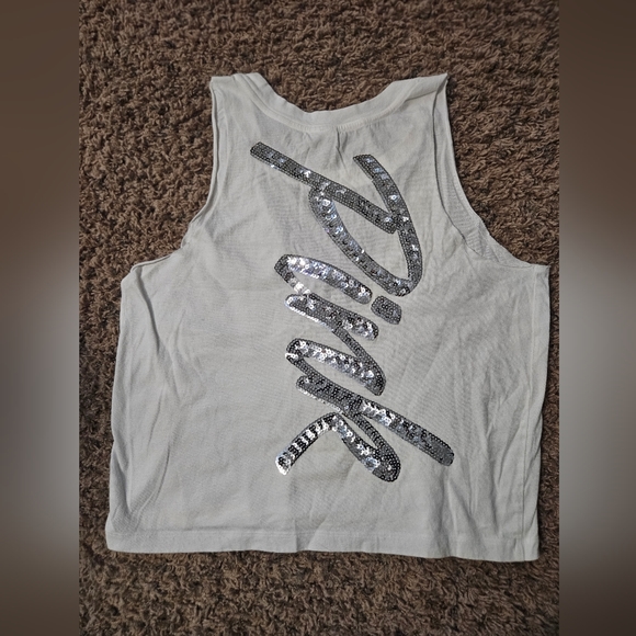 PiNk tank - Picture 2 of 2